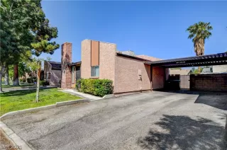 Photo #2: 2324761 Listing