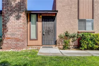 Photo #4: 2324761 Listing