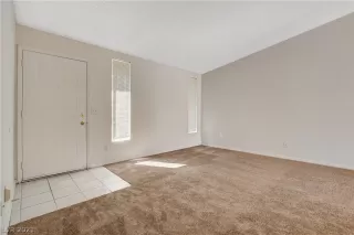 Photo #6: 2324761 Listing