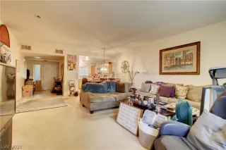 Photo #3: 2324807 Listing