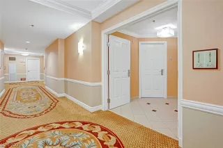 Photo #3: 2324837 Listing