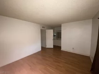 Photo #1: 2324840 Listing 