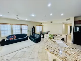 Photo #1: 2324892 Listing