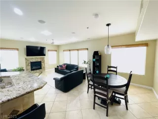 Photo #2: 2324892 Listing