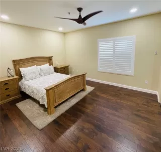 Photo #6: 2324892 Listing