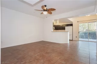 Photo #6: 2324923 Listing