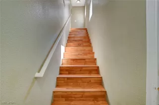Photo #4: 2324926 Listing 