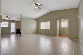 Photo #6: 2324926 Listing 
