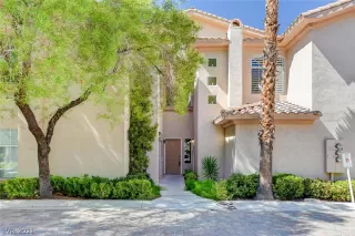 Photo #1: 2324975 Listing