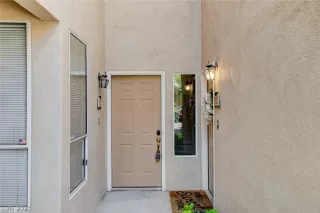 Photo #2: 2324975 Listing