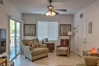 Photo #5: 2325002 Listing