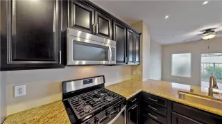 Photo #6: 2325006 Listing