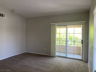 Photo #4: 2325014 Listing