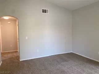 Photo #5: 2325014 Listing