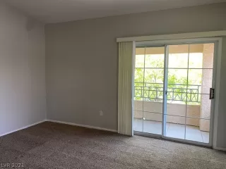 Photo #6: 2325014 Listing