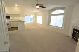 Photo #5: 2325017 Listing