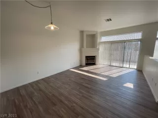 Photo #1: 2325022 Listing 