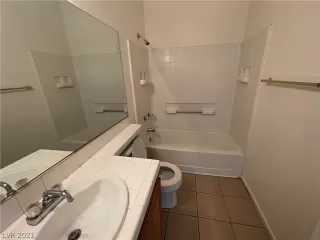 Photo #5: 2325022 Listing 