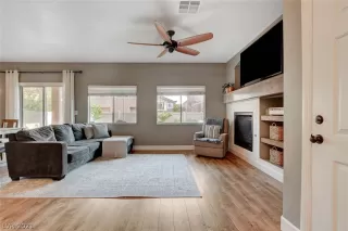 Photo #5: 2325065 Listing