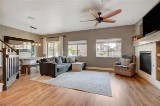 Photo #6: 2325065 Listing