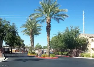 Photo #2: 2325078 Listing