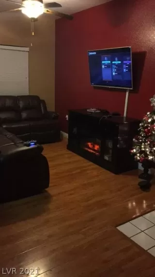 Photo #4: 2325078 Listing