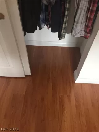 Photo #6: 2325078 Listing