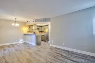 Photo #1: 2325081 Listing