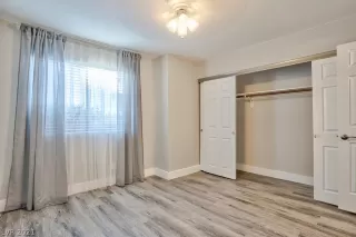 Photo #6: 2325081 Listing