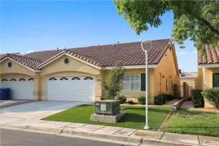 Photo #2: 2325088 Listing