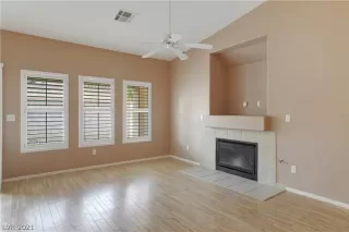 Photo #3: 2325088 Listing