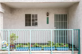 Photo #1: 2325101 Listing 