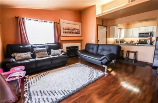 Photo #3: 2325101 Listing 