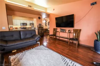 Photo #4: 2325101 Listing 
