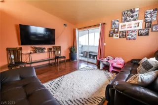 Photo #5: 2325101 Listing 