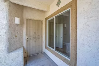 Photo #5: 2325103 Listing