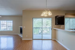 Photo #6: 2325103 Listing