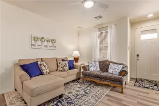 Photo #3: 2325119 Listing 