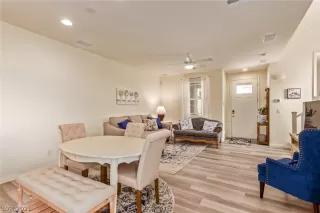 Photo #4: 2325119 Listing 