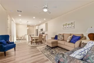 Photo #5: 2325119 Listing 