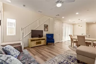 Photo #6: 2325119 Listing 