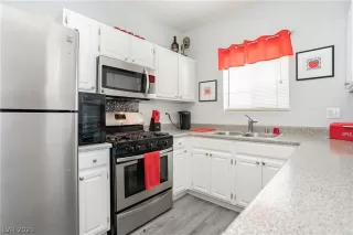 Photo #1: 2325162 Listing