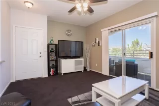 Photo #3: 2325162 Listing