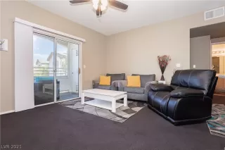 Photo #4: 2325162 Listing