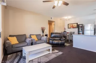 Photo #5: 2325162 Listing