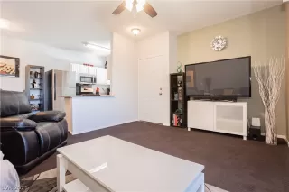 Photo #6: 2325162 Listing