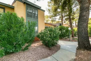 Photo #1: 2325217 Listing 