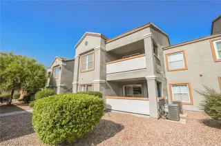 Photo #2: 2325221 Listing