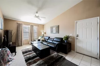 Photo #6: 2325221 Listing