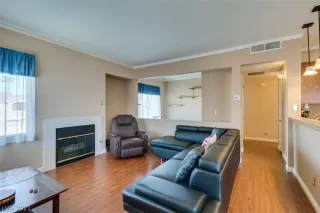 Photo #5: 2325239 Listing